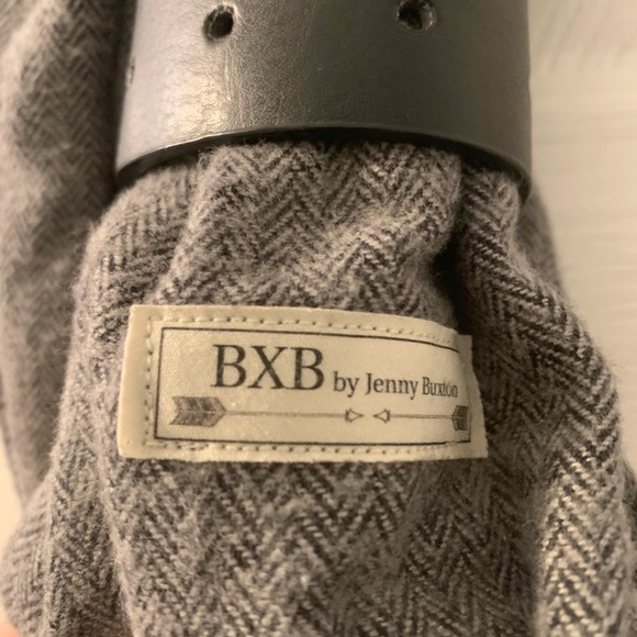 BXB by Jenny Buxton gray herringbone infinity scarf - Picture 3 of 4